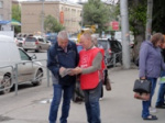 Очередной пикет в поддержку мэра Анатолия Локтя провели коммунисты Дзержинского района